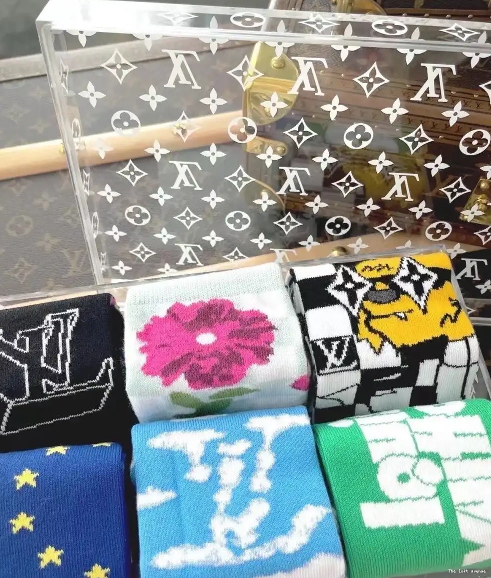 SOCKS WITH CUSTOM BOX LV 0620
